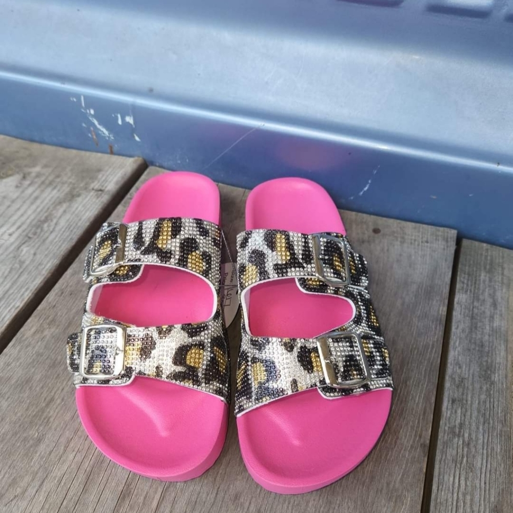Leopard glitter slides